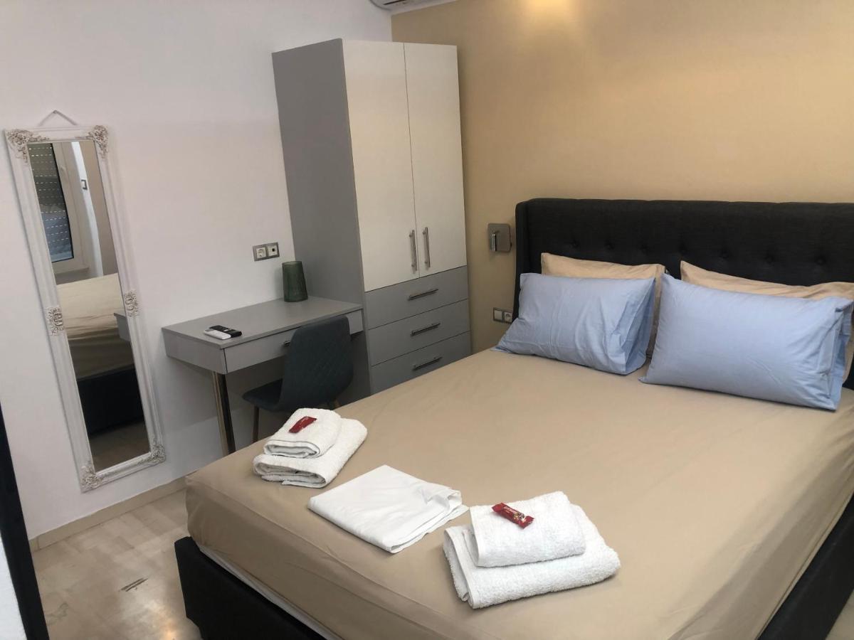 Royal Red Suite No 1, Piraeus Port Ngoại thất bức ảnh