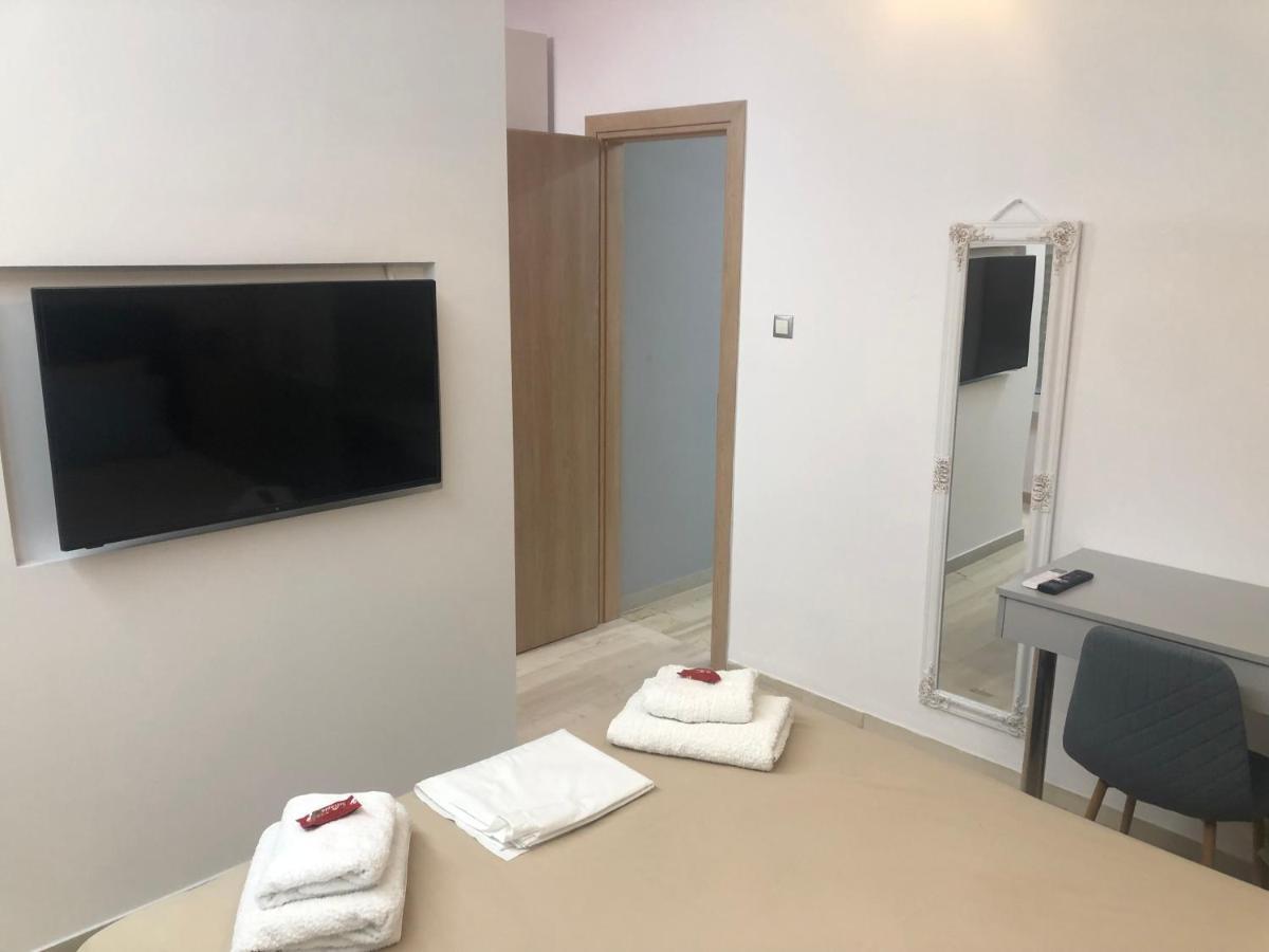 Royal Red Suite No 1, Piraeus Port Ngoại thất bức ảnh