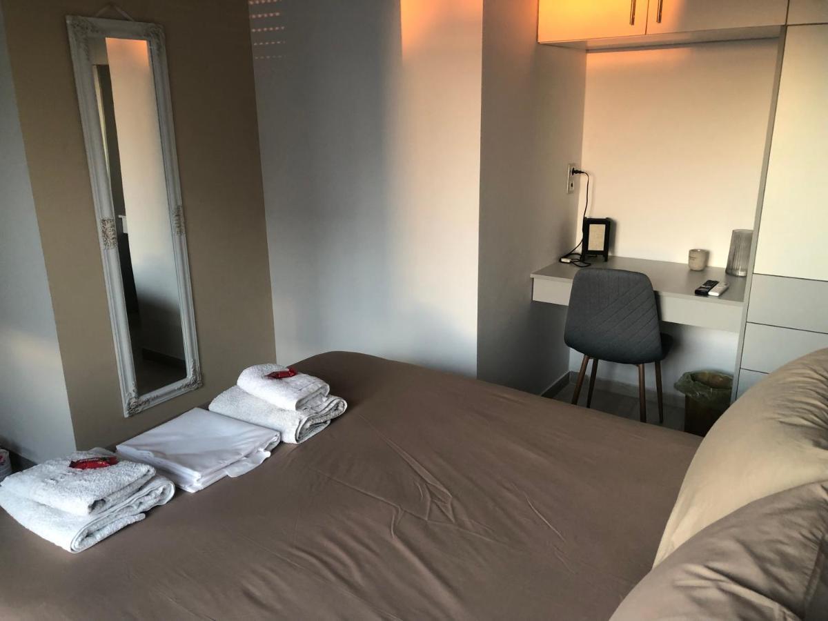 Royal Red Suite No 1, Piraeus Port Ngoại thất bức ảnh